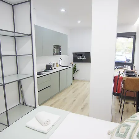 Rentalsevilla Torneo Apartment *