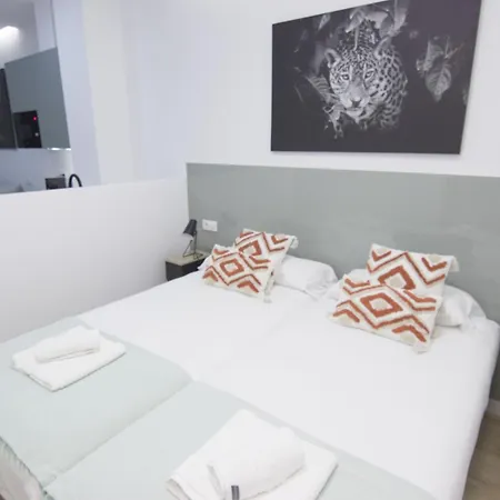 Rentalsevilla Torneo Apartament *